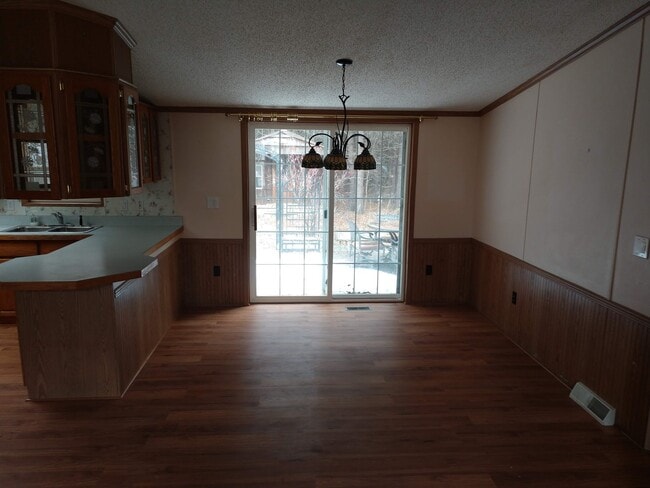 Building Photo - Princeton 3bd2ba with pole building garage...