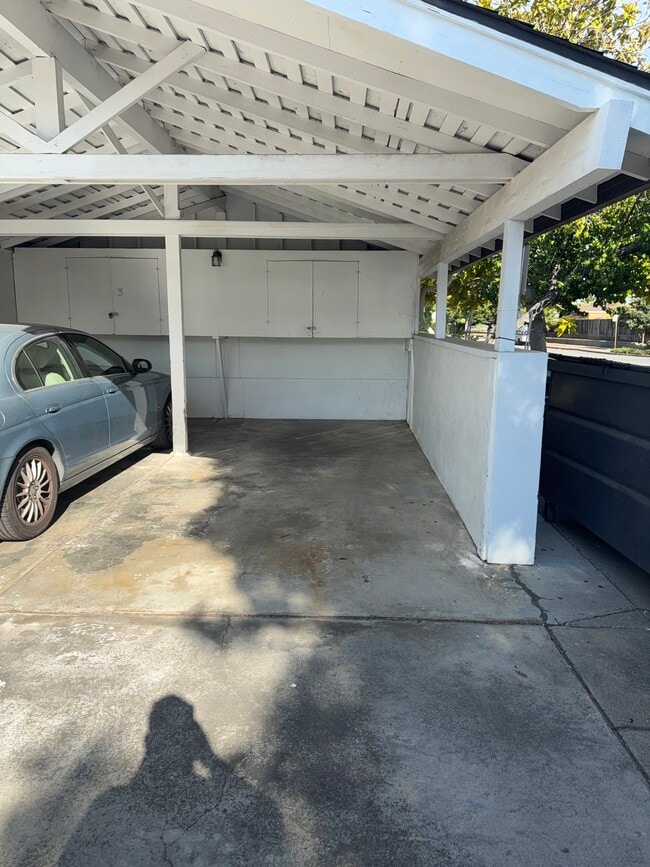 Building Photo - 1371 Kingfisher Way