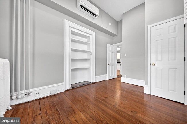 Building Photo - 100 S Darlington St