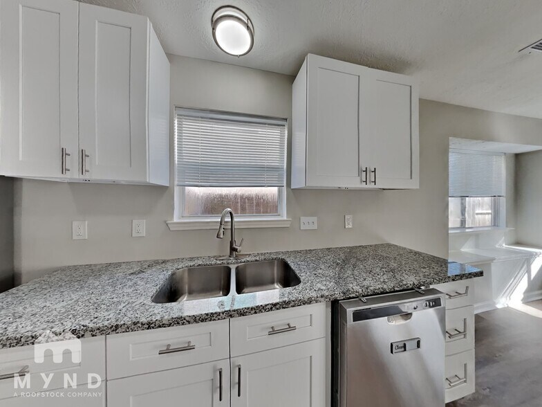 Building Photo - 22514 Willow Branch Ln