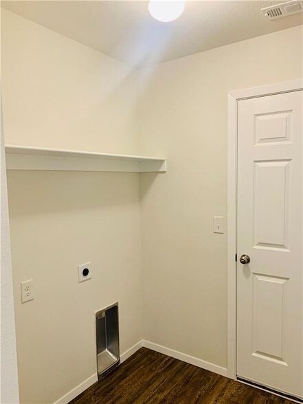 Building Photo - 936 E Bunting St