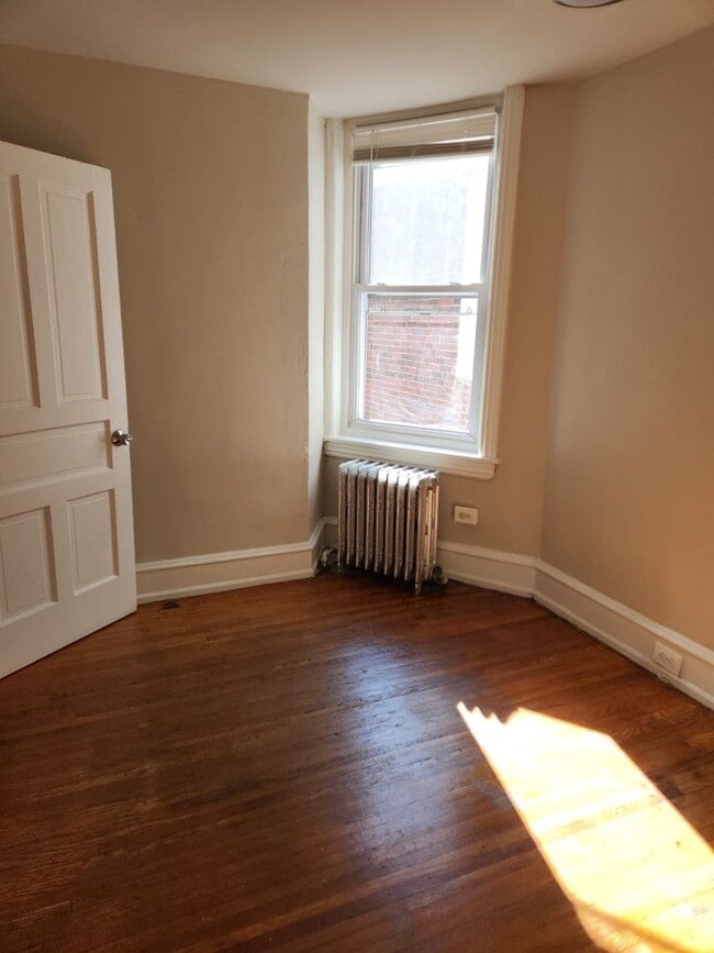 Building Photo - Prime West Philadelphia!