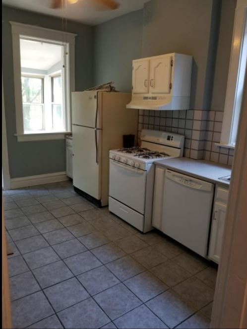 Building Photo - Tower Grove Area Living | Spacious Second-Floor Unit