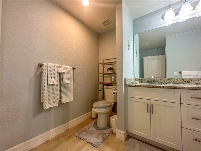 Building Photo - 11707 Willmington Blvd