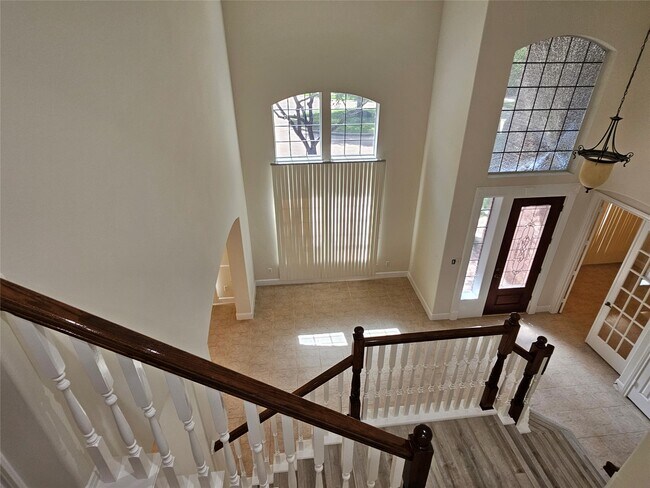 Building Photo - 12503 Rosewood Way Ln