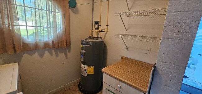 Building Photo - 6482 Approach Rd