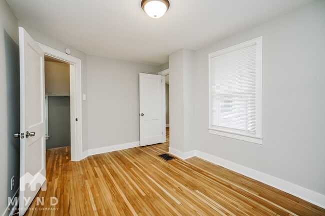 Building Photo - 727 Reinhard Ave