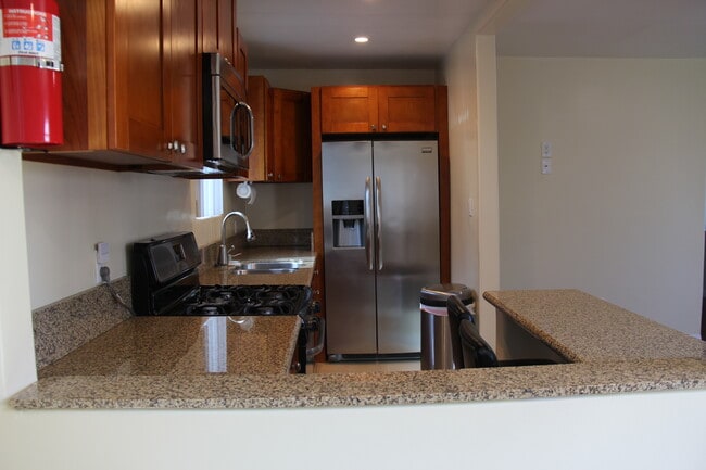 Building Photo - 125 Carr Dr
