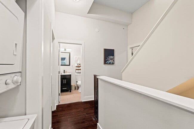 Building Photo - 826 N Broad St