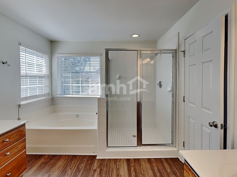 Building Photo - 8317 Suttonview Dr