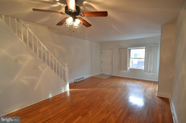 Building Photo - 2509 S Alder St