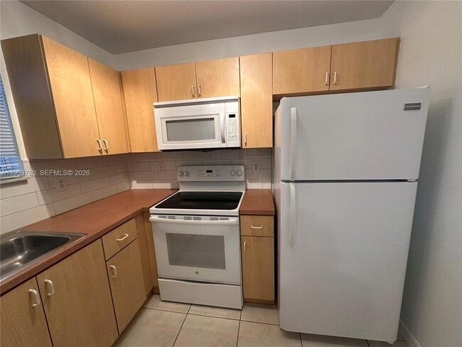 Building Photo - 1261 SE 27th St