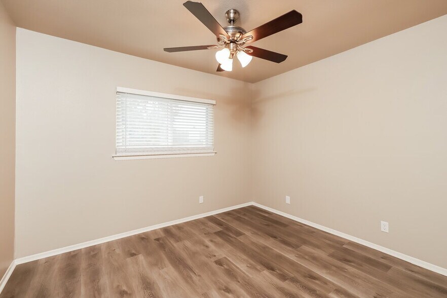 Building Photo - 10614 Cherry Laurel