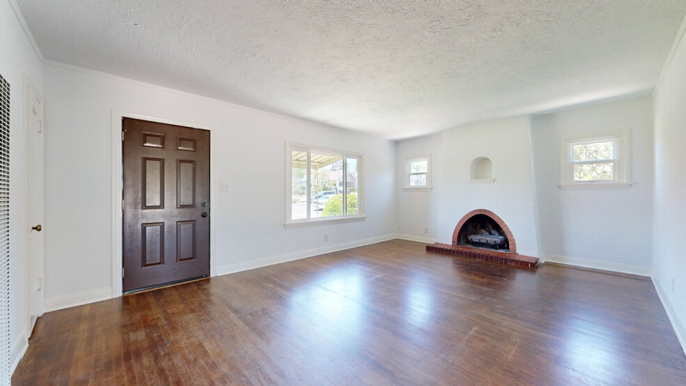 Building Photo - 1400 N Dominion Ave