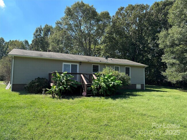 Building Photo - 147 Sinclair Rd