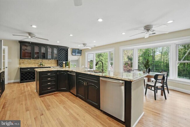 Building Photo - 8121 Briar Creek Dr