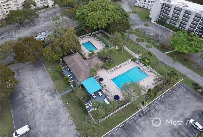 Building Photo - 2681 S Course Dr