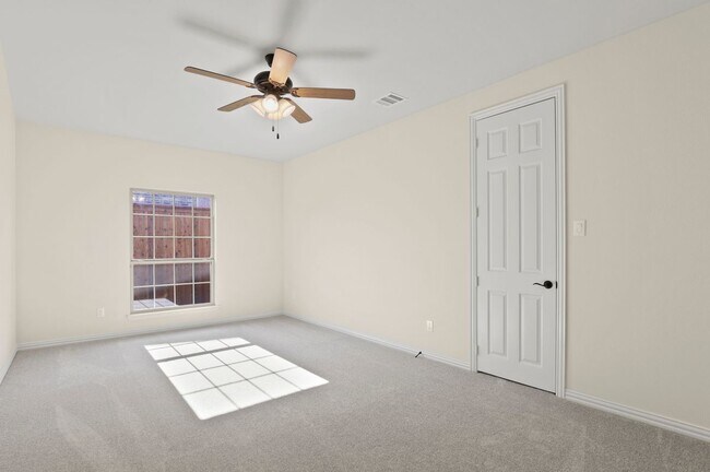 Building Photo - 601 Winslow Ln