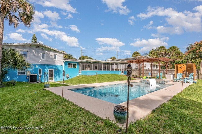 Building Photo - 409 E Melbourne Ave