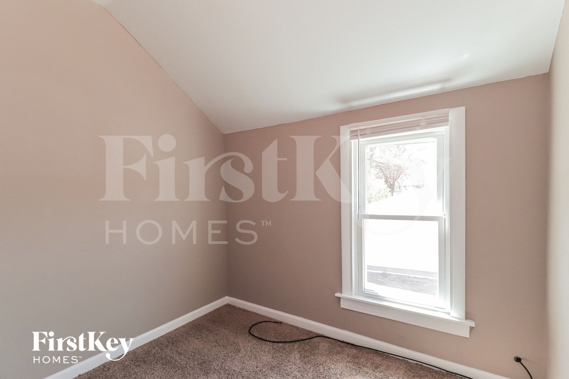 Building Photo - 446 Barron St