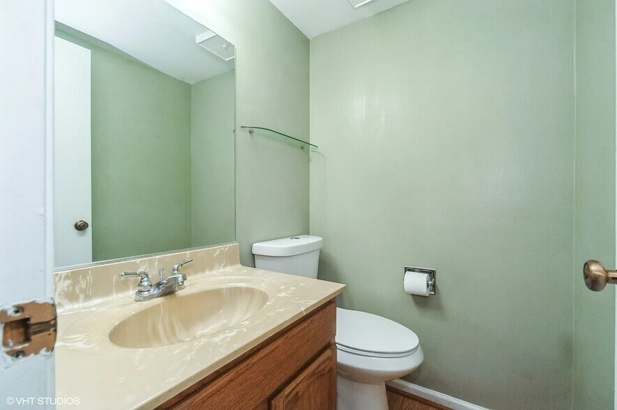 Building Photo - 353 Ashwood Ct