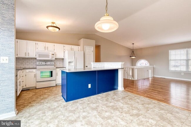 Building Photo - 1193 Bayview Vista