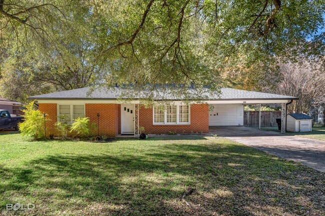 Building Photo - Cute 3 Bedroom 1.5 Bath