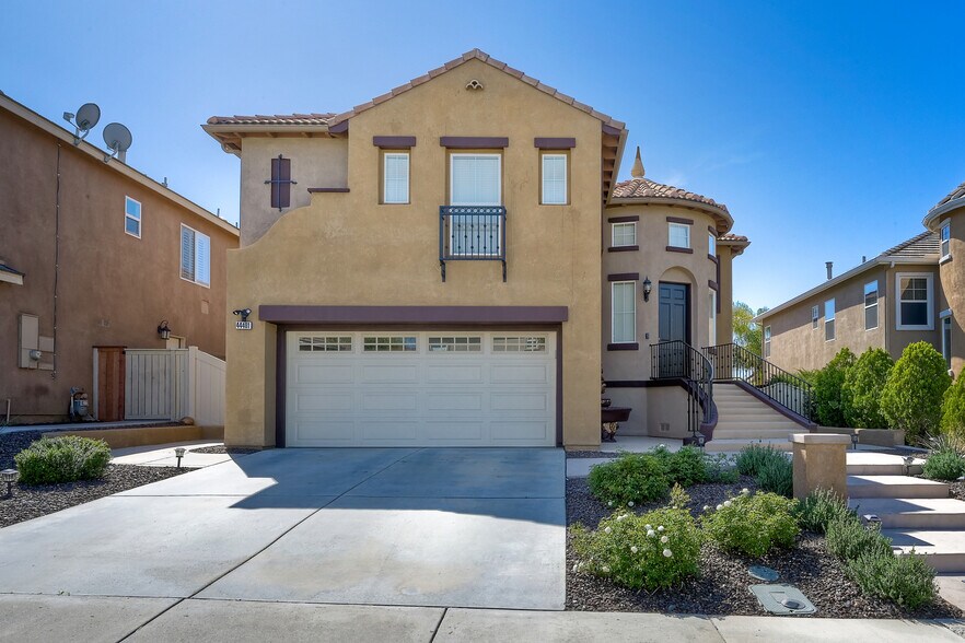 Building Photo - 44401 Penbrook Ln