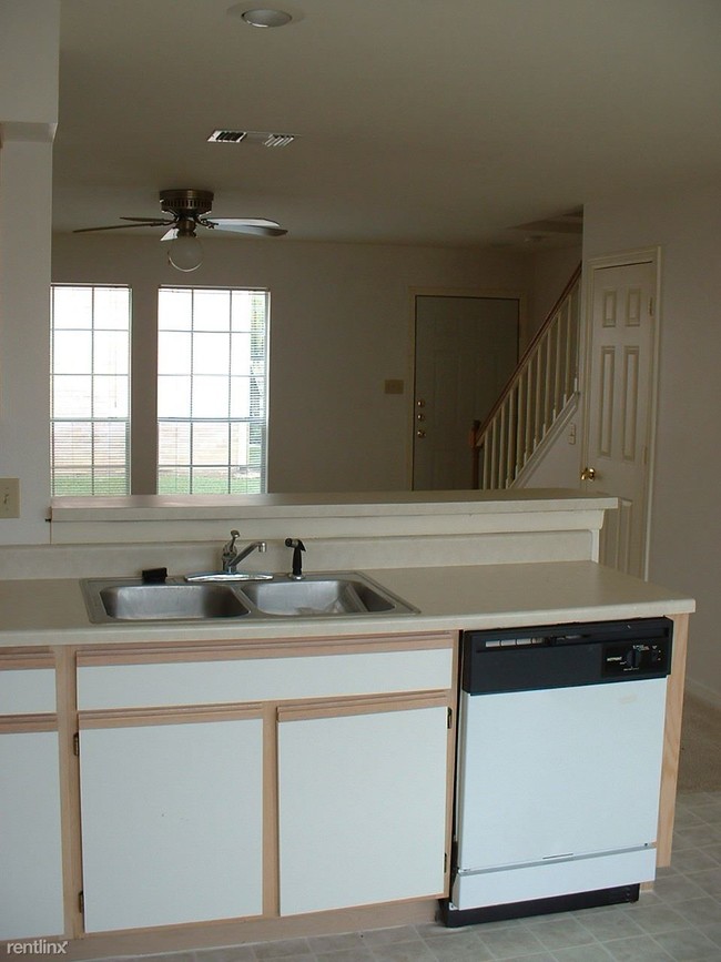 Building Photo - 2 br, 2.5 bath  - Carters Cove  Townhouse