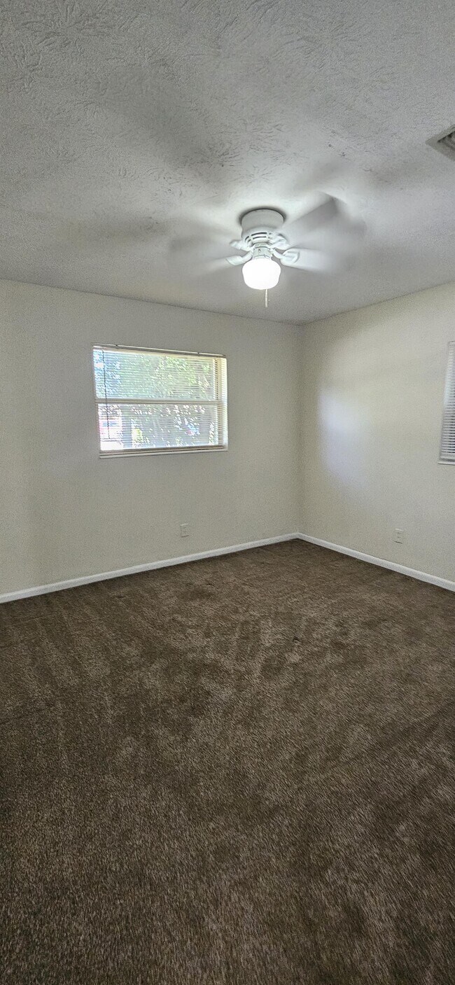 Building Photo - 5813 Rover Dr