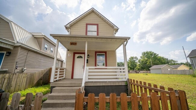 Building Photo - 411 S Yale Ave