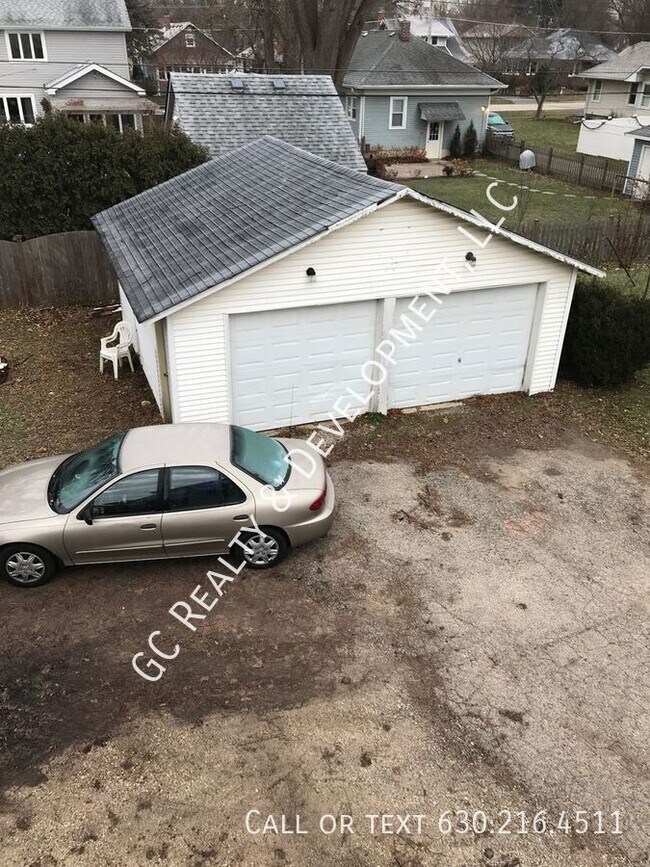 Building Photo - 132 S McHenry Ave