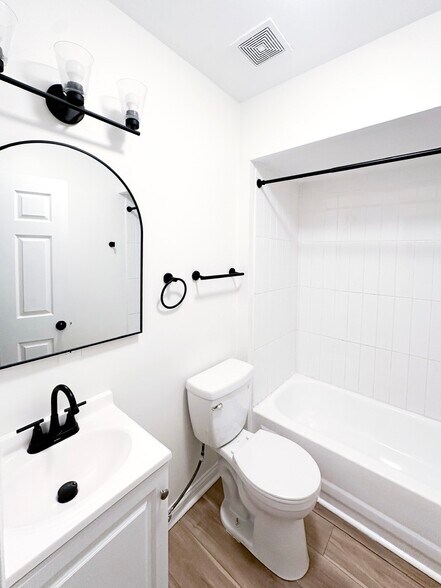 Building Photo - 2747 Armand Pl