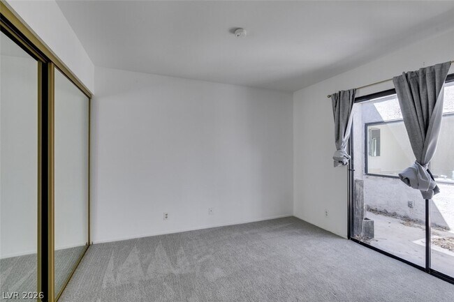 Building Photo - 3452 Pino Cir