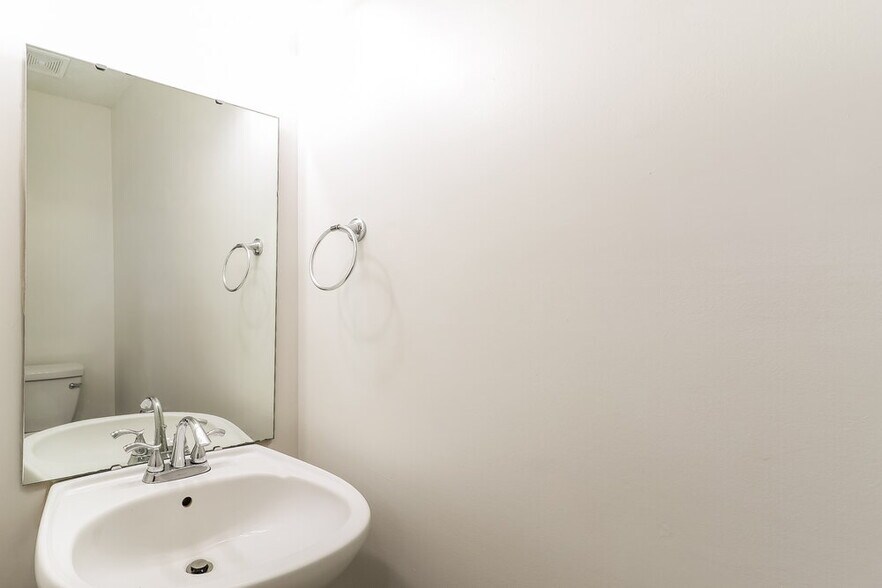 Building Photo - 2910 Rockingham Ct SW