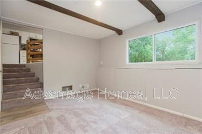 Building Photo - 1423 E Haven Ln