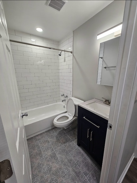 Building Photo - 135 E 103rd St