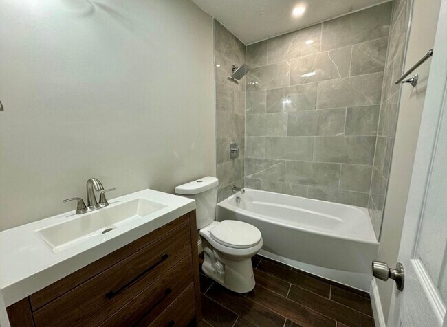 Building Photo - 118 Prospect St