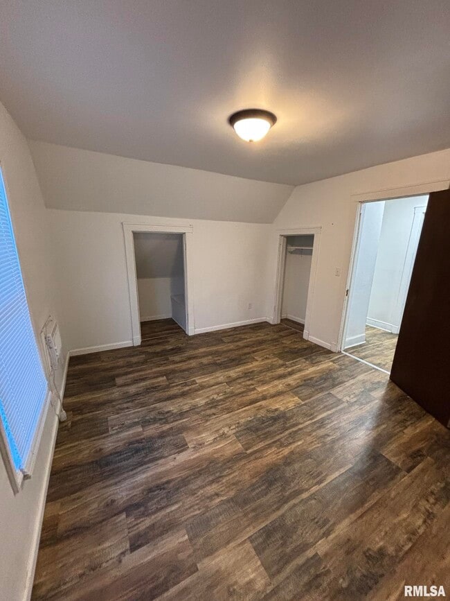 Building Photo - 707 E Nebraska Ave