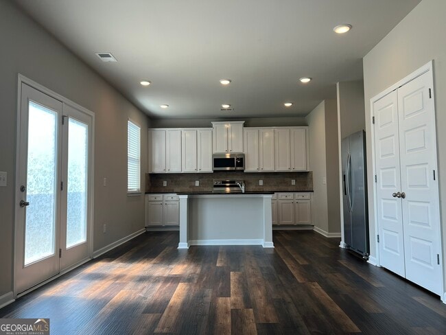 Building Photo - 204 Cornwell Wy