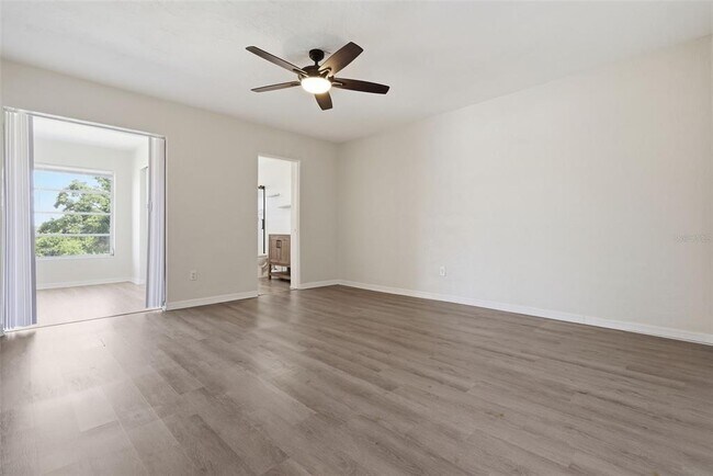 Building Photo - 2434 Australia Way E