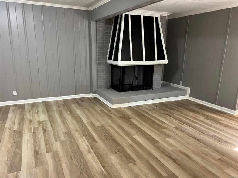 Building Photo - 3653 Cloverdale Rd