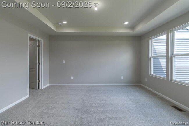 Building Photo - 4819 Glenora Dr