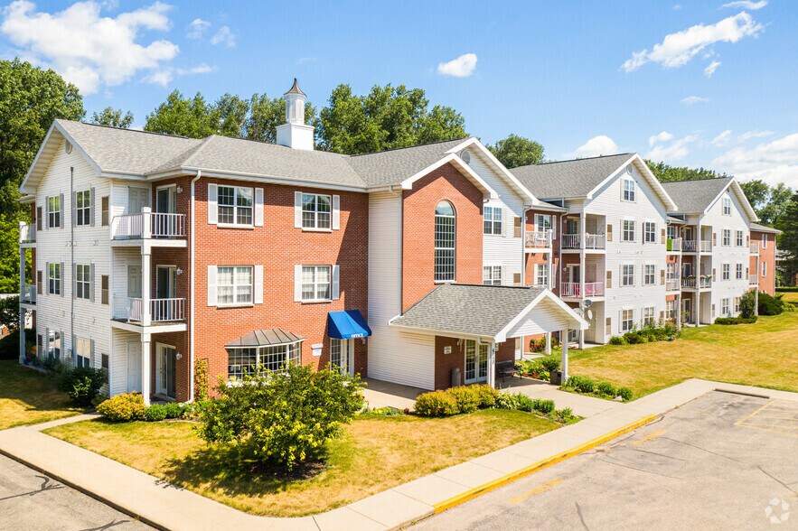 6150 Building - Monarch at Middleton Shores