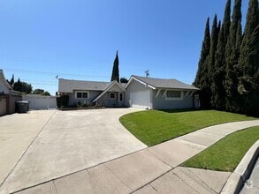 Building Photo - Nicely Updated Single Story 3 Bed 2 Bath H...