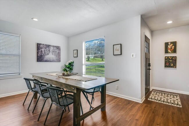 Building Photo - 6314 Walnut Hills Dr