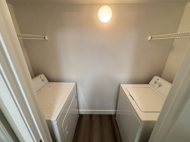 Building Photo - Beautiful 1Bed/1Bath/1Car 2nd floor Condo located in the beautiful Tuscano Gated Community!