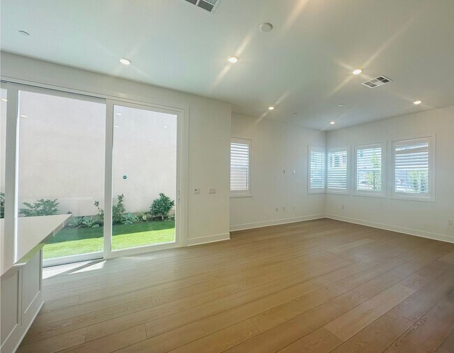 Building Photo - 625 Gadwall