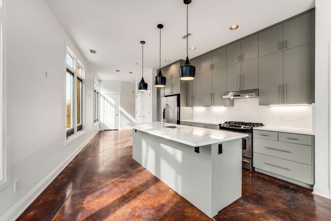 Building Photo - 1500 4th Ave N