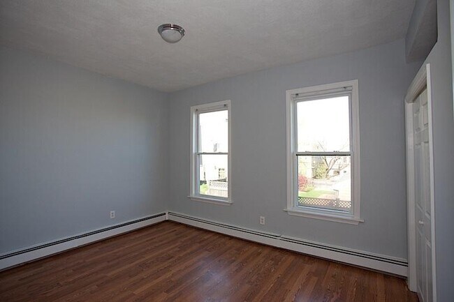 Building Photo - 3.0 bedroom in Somerville Massachusetts 02143